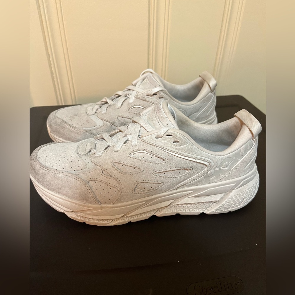 HOKA Clifton L Suede in Eggnog